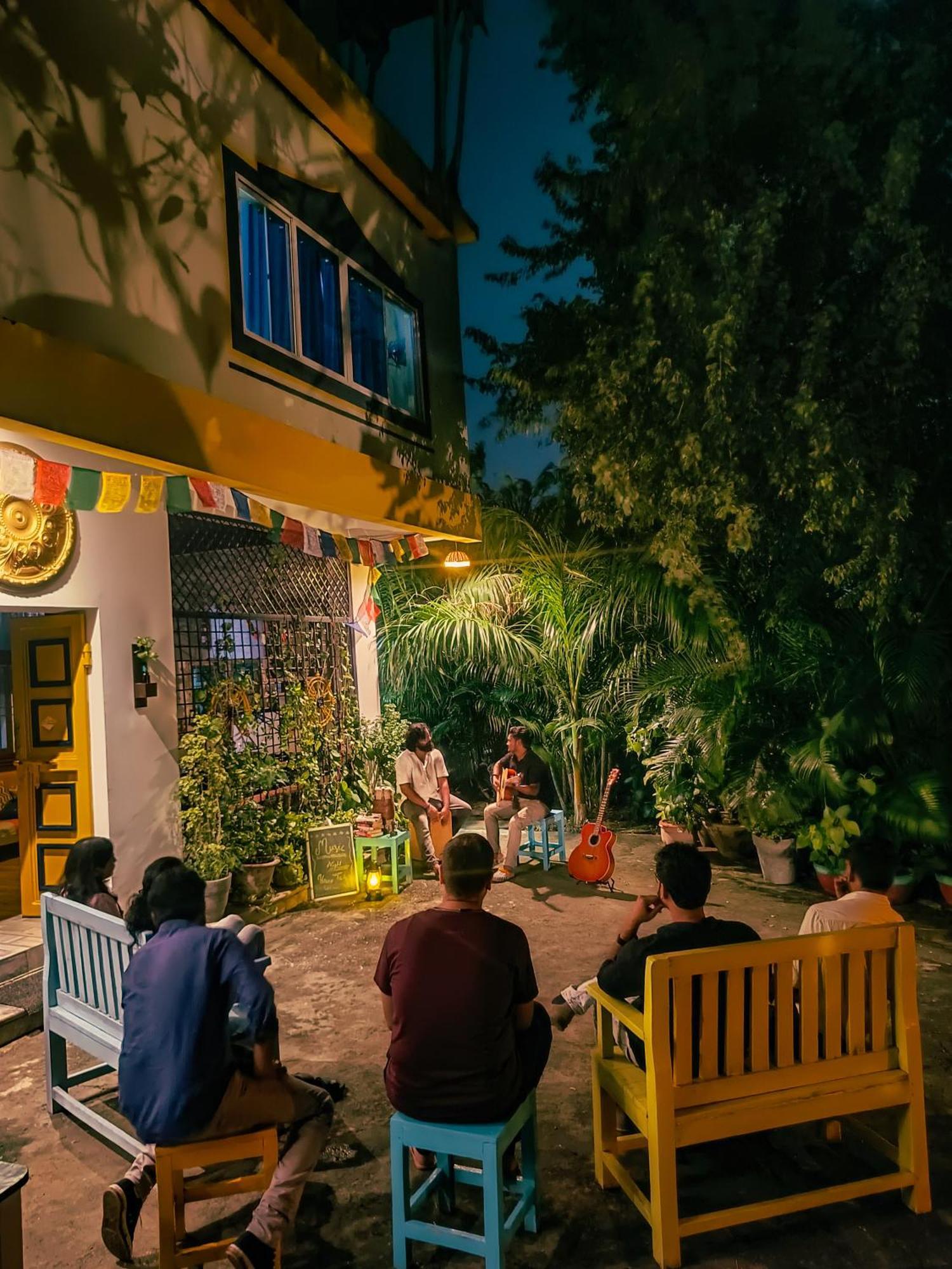 Housetale- A Traveller'S Home Bodh Gaya Extérieur photo